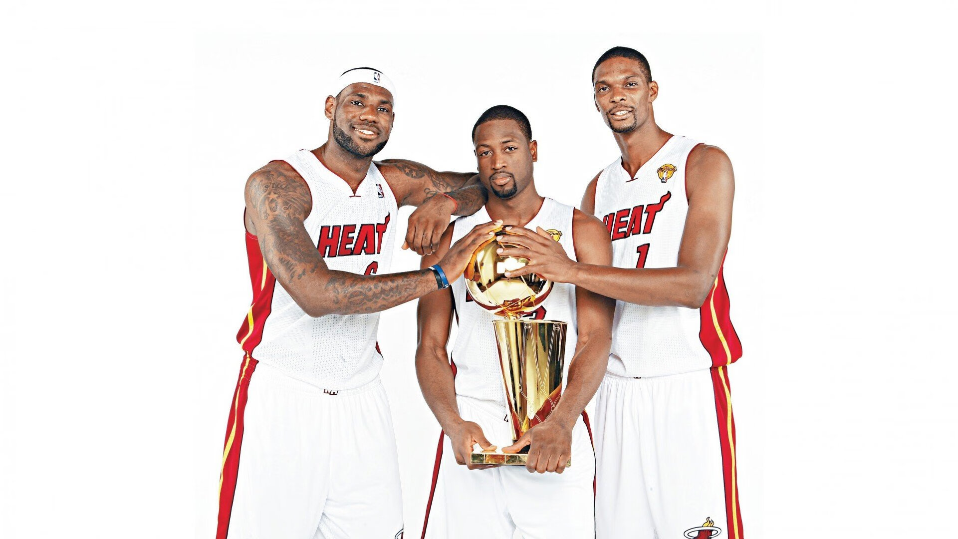 张伟丽公布新训练计划提升力量，张伟丽训练照片